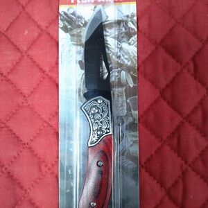 Elegant Black and Brown Folding Knife